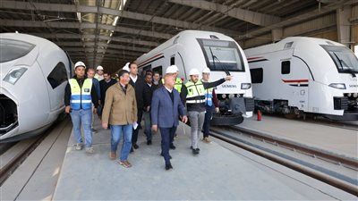 وزير النقل يتابع التقدم في أعمال تنفيذ الخط الأول من شبكة القطار الكهربائي السريع - الخليج الان