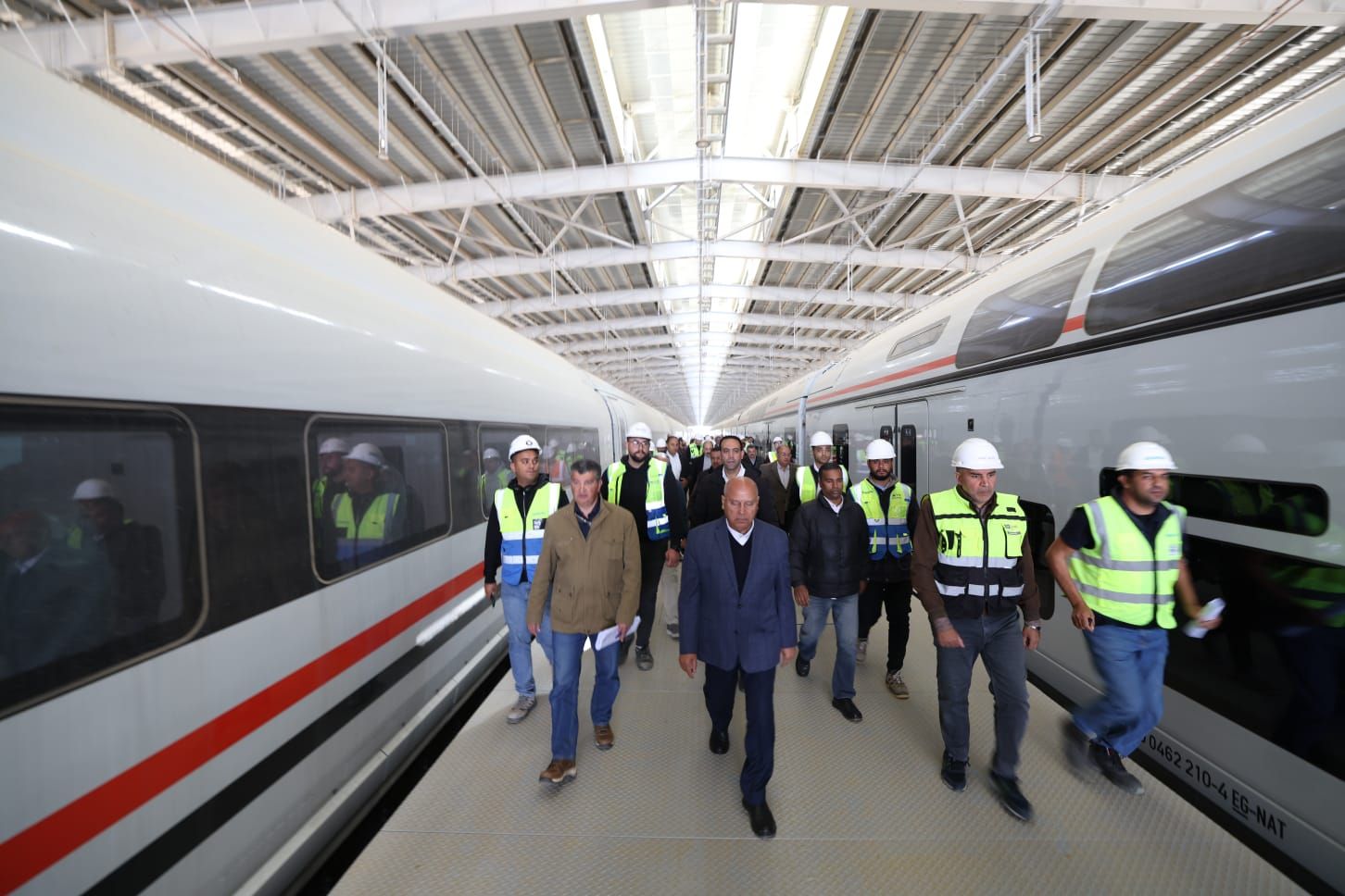 وزير النقل يتابع التقدم في أعمال تنفيذ الخط الأول من شبكة القطار الكهربائي السريع - الخليج الان