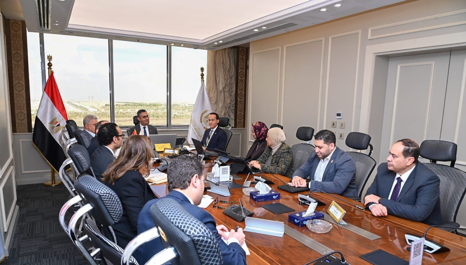 وزير التموين والتجارة الداخلية يلتقي مؤسسة حياة كريمة لتعزيز التعاون المجتمعي وتحقيق أثر ملموس للمواطن - الخليج الان