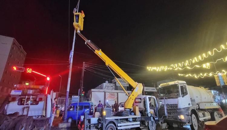 صيانة واسعة لإنارة شوارع الشيخ عثمان بالعاصمة عدن