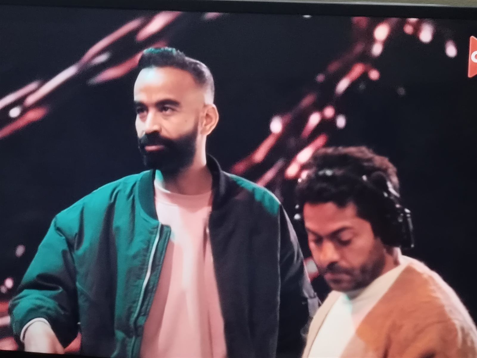 انفعال محمود الليثي في برنامج الكاميرا الخفية: هرفع عليكوا قضية - الخليج الان