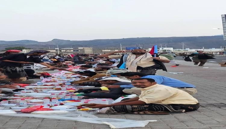 صور من الإفطار الجماعي للوفود المشاركة في مليونية الثبات والقرار