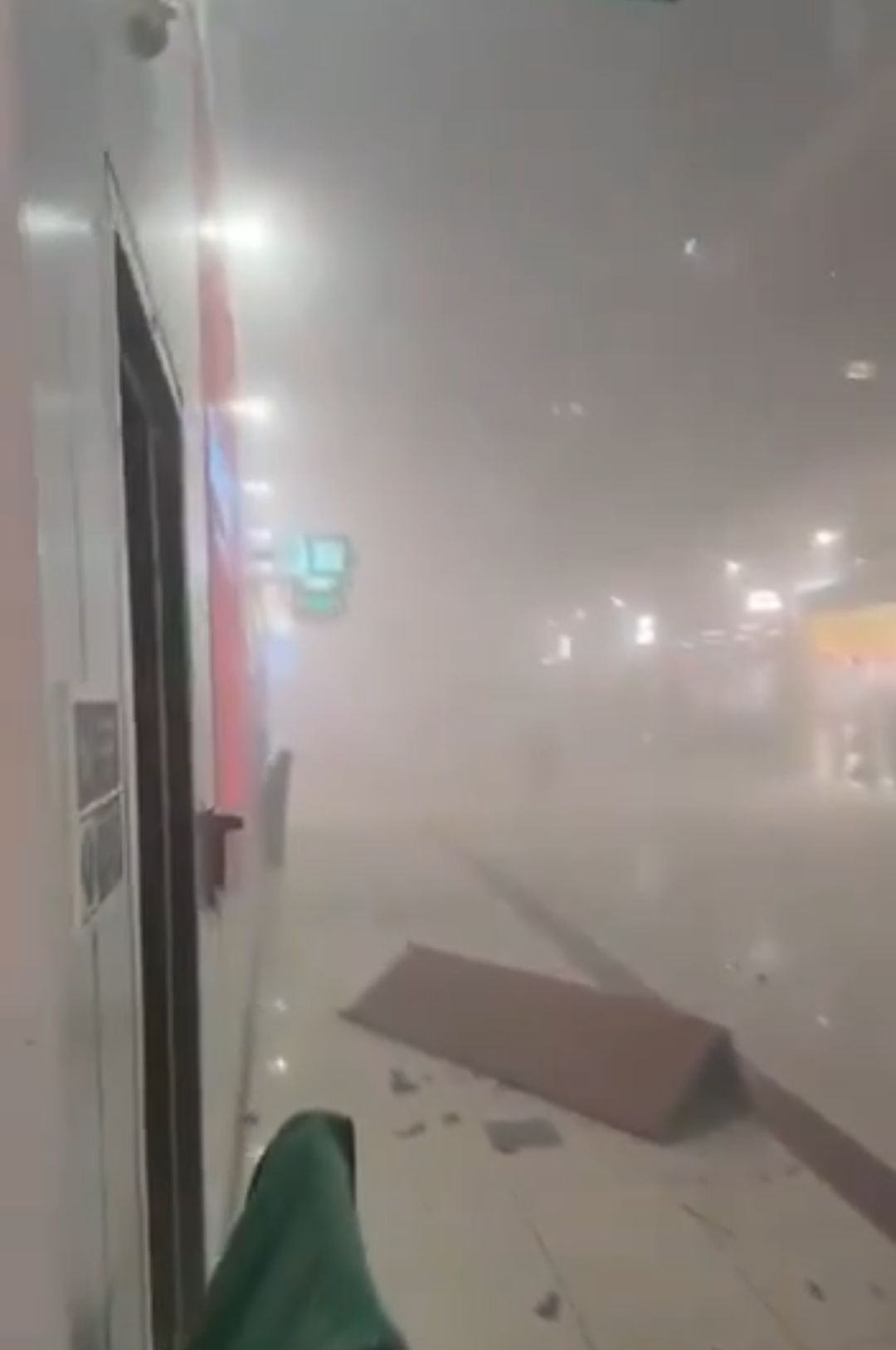 عاجل|استهداف مطار دبي الدولي بطائرة مسيرة إيرانية وإصابة 4 أشخاص - الخليج الان