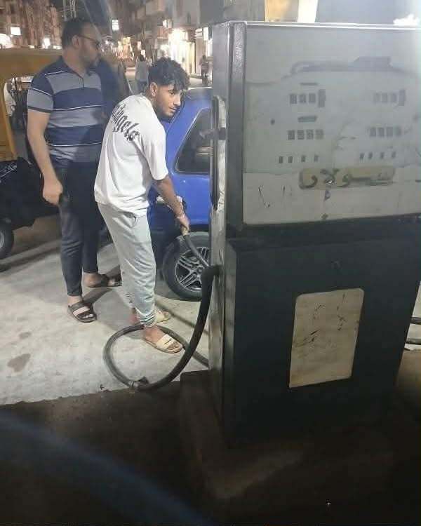 حسن شريف دونجا لاعب الحرية المطروحي : أعمل في بنزينة لتوفير مصاريف أسرتي وطموحي مع كرة القدم بلا حدود - الخليج الان