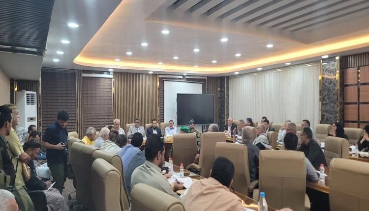 يحدث الان...اجتماع المكتب التنفيذي برئاسة وزير الدولة محافظ العاصمة عدن "عبدالرحمن شيخ"