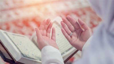 دعاء اليوم الثاني عشر من رمضان: دعوات مكتوبة للرزق والراحة النفسية - الخليج الان