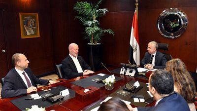 الهيئة العامة للاستثمار وبنك HSBC يبحثان خطط الترويج الخارجي للاستثمار في مصر - الخليج الان