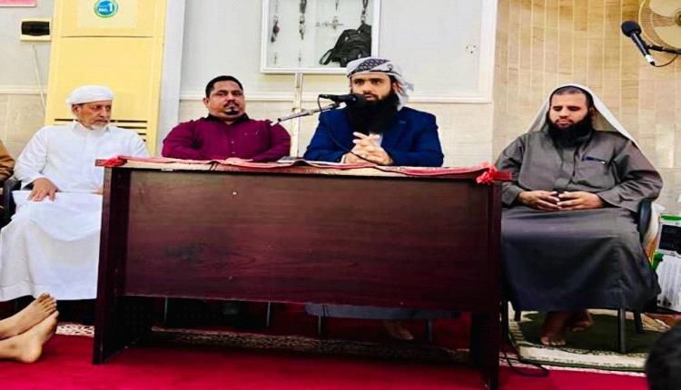 إدارة مكافحة المخدرات تقيم حملة توعوية بمساجد عدن