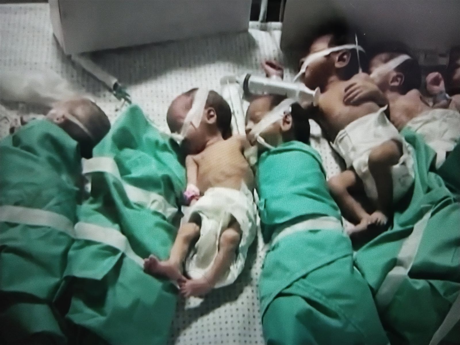 مسلسل صحاب الأرض يسلط الضوء على قمة شرم الشيخ للسلام.. ويعرض فيلم تسجيلي لمعاناة الأطفال الفلسطينيين - الخليج الان