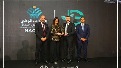 النائب محمد الجارحي يحصل على جائزة أثر Athar لأفضل الممارسات في مجالات الاستدامة والمسؤولية المجتمعية - الخليج الان