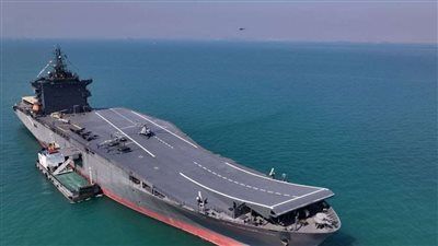 القيادة المركزية الأمريكية تعلن استهداف حاملة مسيرات إيرانية ضخمة (فيديو) - الخليج الان