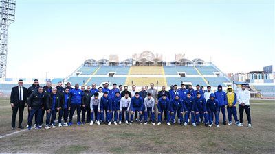 وزير الشباب والرياضة يلتقي مجلس إدارة النادي الإسماعيلي والجهاز الفني للفريق - الخليج الان