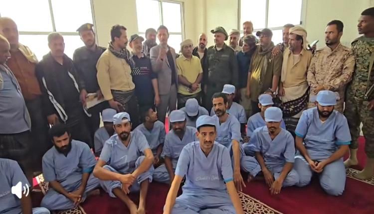 إطلاق أول دفعة من المساجين المعسرين بدفع 42 مليون ريال بمبادرة الشيخ جرهوم وابناء يافع في الصين