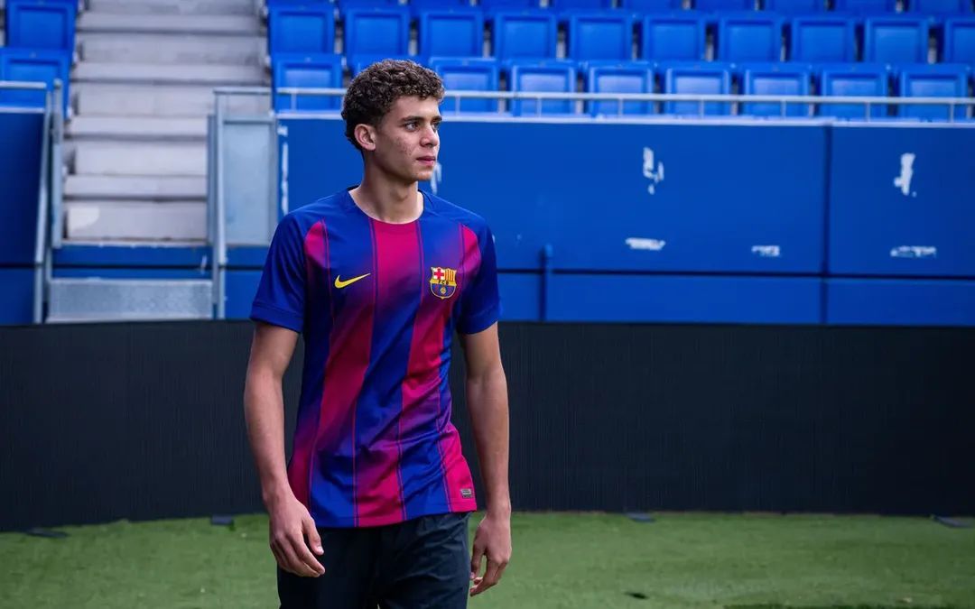 إشادة جماهيرية بحمزة عبد الكريم بعد ظهوره الأول مع شباب برشلونة - الخليج الان