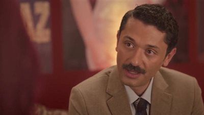 أحداث مسلسل المتر سمير الحلقة 6.. سمير يخسر قضية الطلاق ويتورط في بيع الآثار - الخليج الان