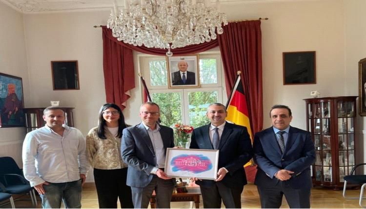 زيارة رسمية للسفارة اليمنية في برلين لبحث التعاون الطبي مع جامعة عدن