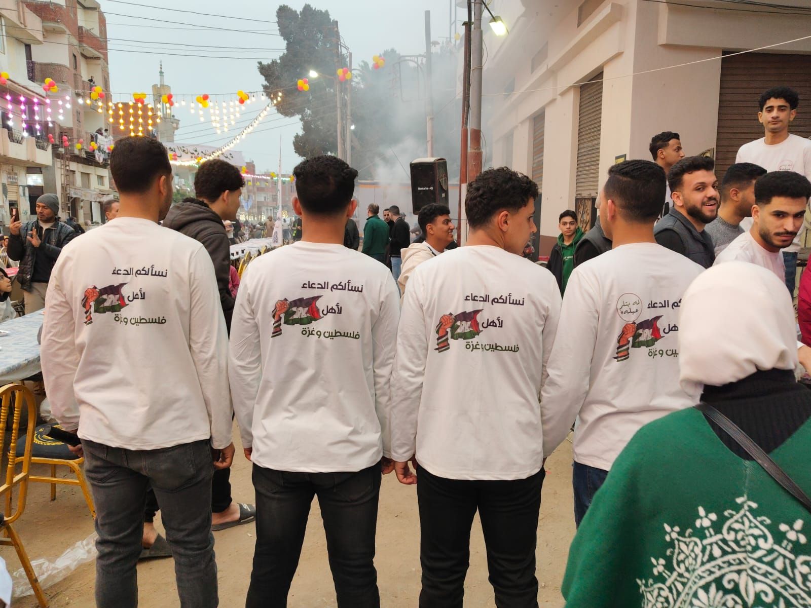 على خُطي المطرية .. أهالي قرية الغابة بالشرقية يجهزون أطول مائدة إفطار جماعية - الخليج الان