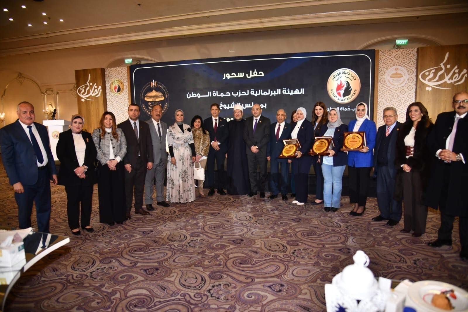 بندوة حماة الوطن : تحذيرات من إيقاف إنتاج النفط بدول الخليج نتاج الحرب القائمة.. واحتمالات بزيادة برميل البترول بنسبة ١٠٠٪؜ - الخليج الان