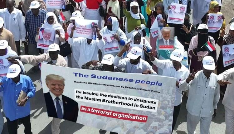 احتفالات واسعة في الشارع السوداني بعد إدراج الإخوان على قوائم الإرهاب