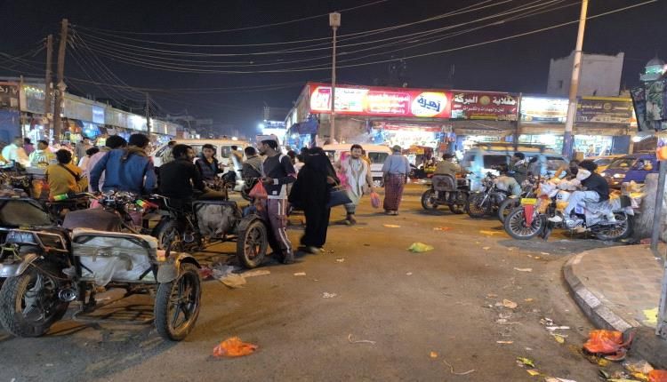 تكدس كبير للدراجات النارية في منظر مزري بعدن