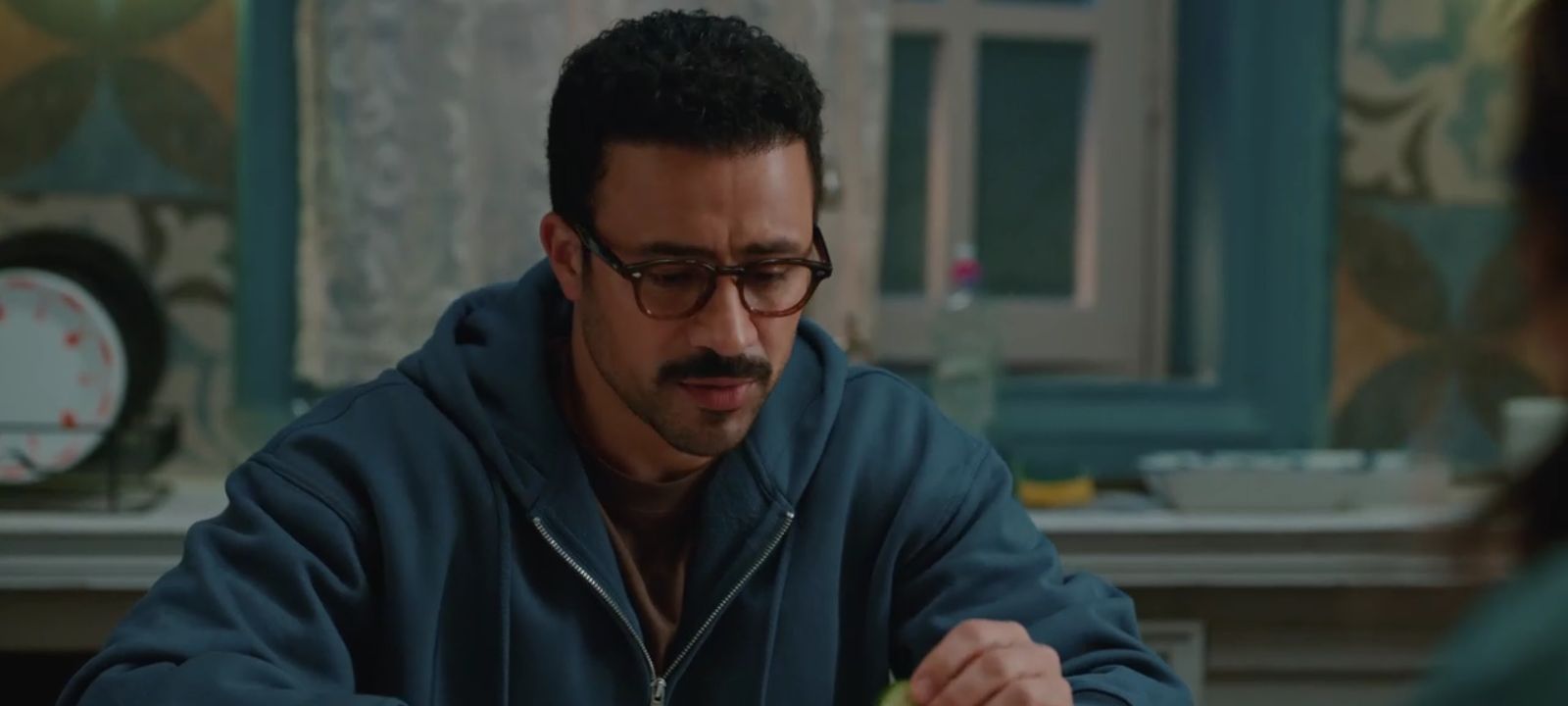 مسلسل بابا وماما جيران الحلقة 11.. محمد التاجي يتقدم لخطبة شيرين - الخليج الان