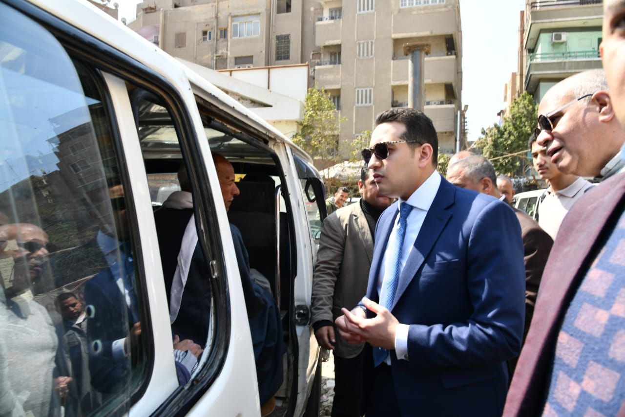 نائب المحافظ يتابع انتظام حركة السير بموقف إطسا بالسلخانة - الخليج الان