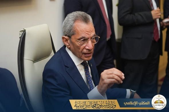 المستشار هانى حنا يؤكد أهمية تطوير منظومة الاتصال السياسي بين الحكومة والبرلمان - الخليج الان