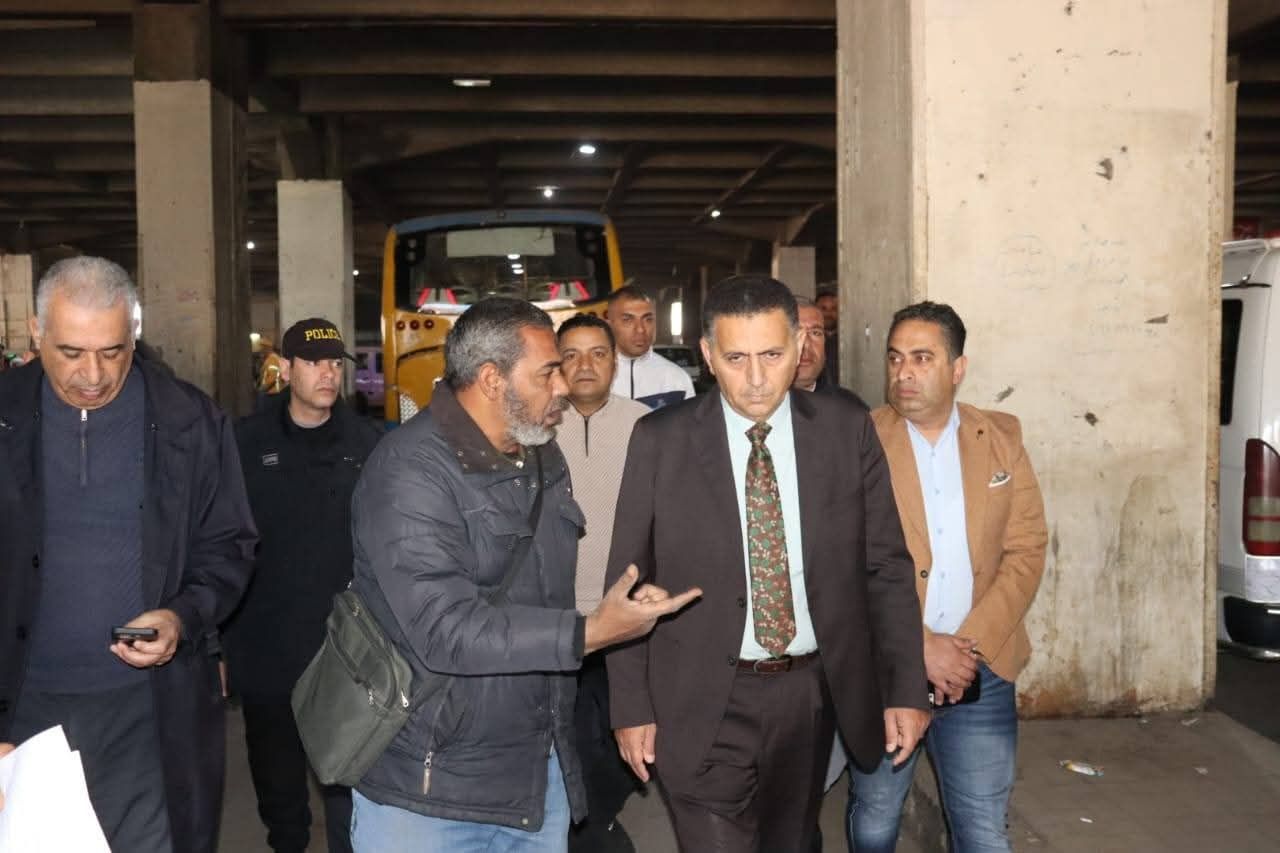 محافظ القليوبية يتابع تعريفة الركوب الجديدة بموقف بنها - الخليج الان