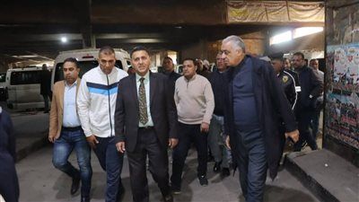 محافظ القليوبية يتابع تعريفة الركوب الجديدة بموقف بنها - الخليج الان