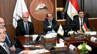 وزير المالية: حوافز استثمارية وضريبية وجمركية لزيادة المكون المحلي في صناعة السيارات - الخليج الان