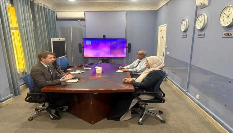 عدن: وزيرة شؤون المرأة تبحث مع المبعوث الأممي تعزيز تمكين المرأة ودعم الاستقرار