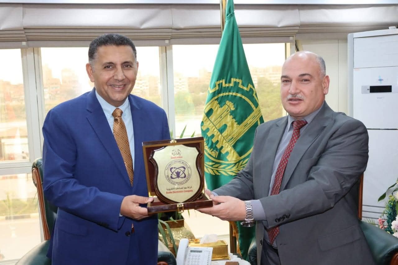 محافظ القليوبية يبحث التعاون مع بنها للصناعات الإلكترونية - الخليج الان