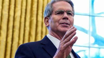 «وسط الحرب».. وزير الخزانة الأمريكي: قد نعفي شحنات نفط إيرانية من العقوبات - الخليج الان