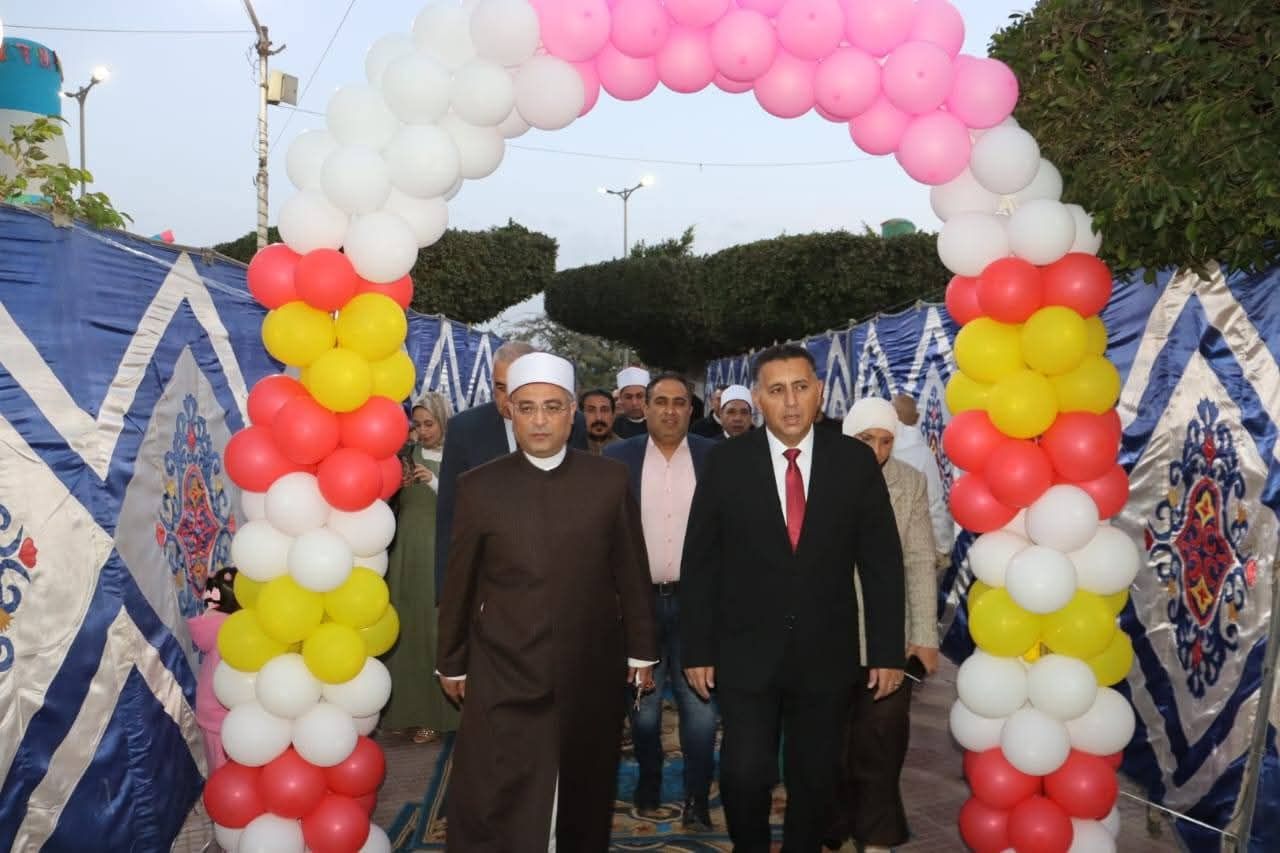 محافظ القليوبية عيد الفطر 2026 يوزع هدايا بكورنيش بنها - الخليج الان