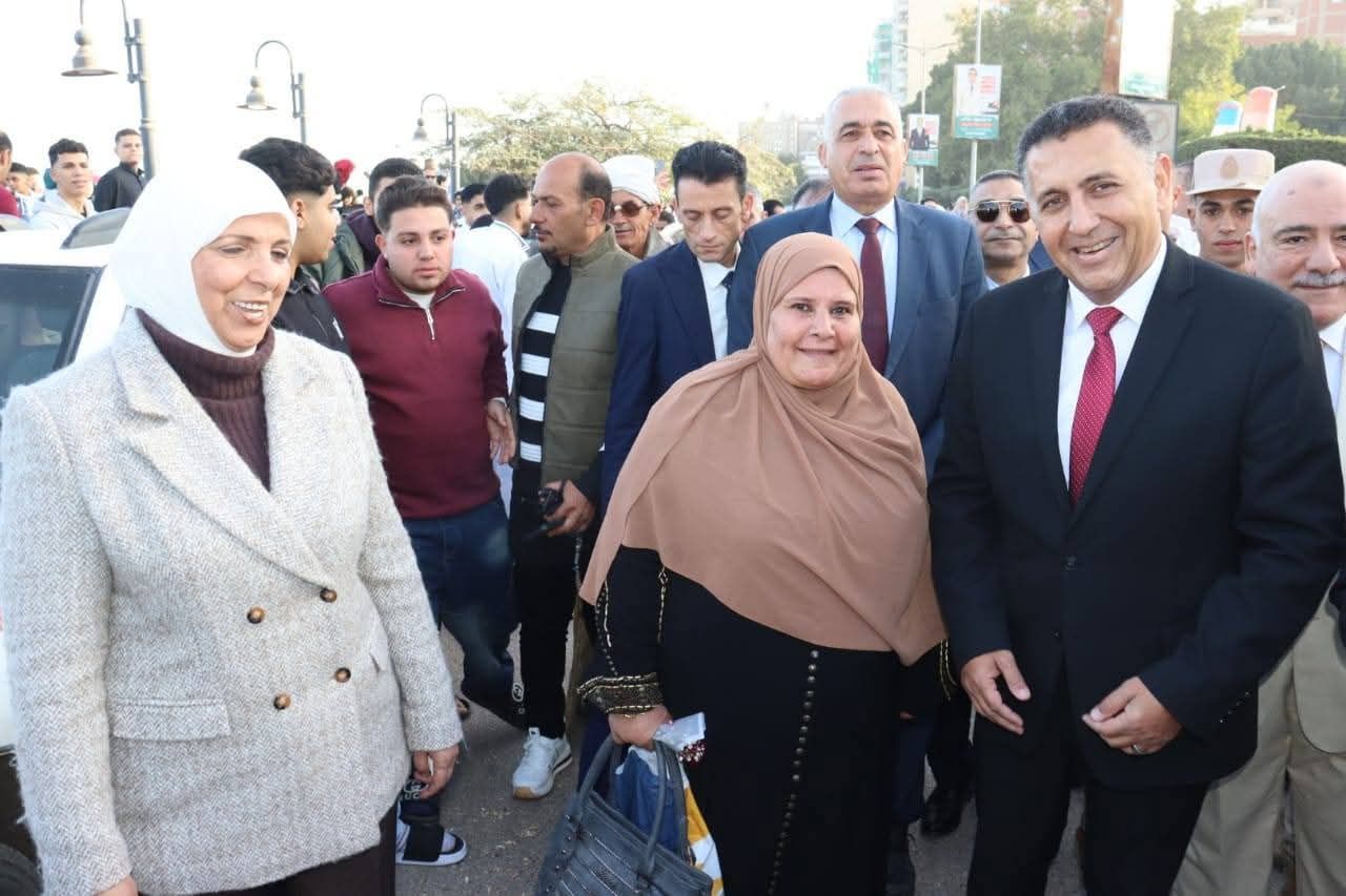 محافظ القليوبية عيد الفطر 2026 يوزع هدايا بكورنيش بنها - الخليج الان