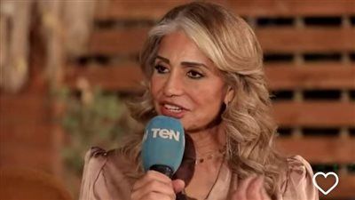 سوسن بدر: مي عمر خدت نص يوم إجازة بعد وفاة والدها وملهاش في الخناقات - الخليج الان