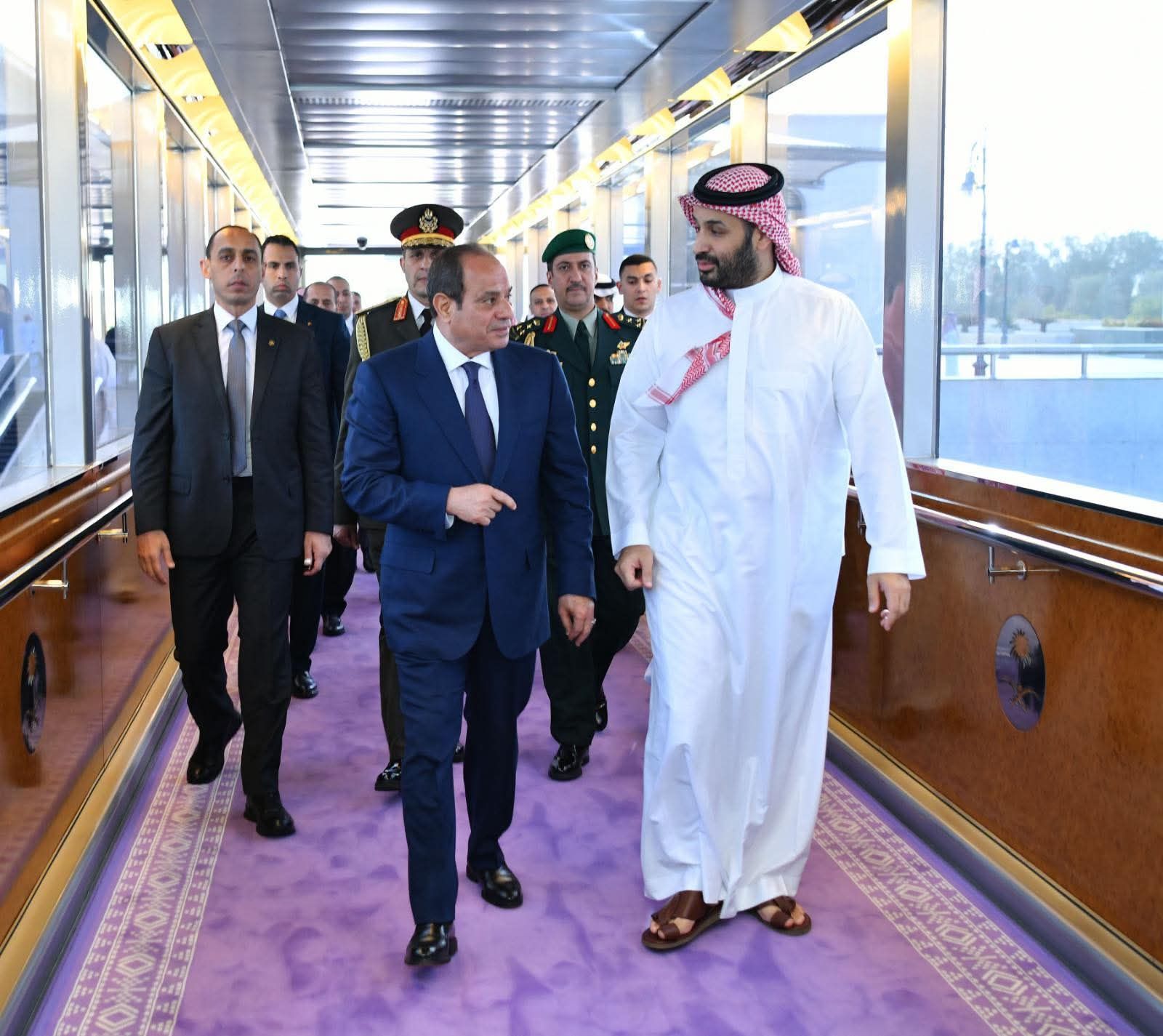 جولة خليجية حاسمة| السيسي في البحرين والسعودية لتثبيت الأمن العربي ورسائل دعم قوية للخليج - الخليج الان