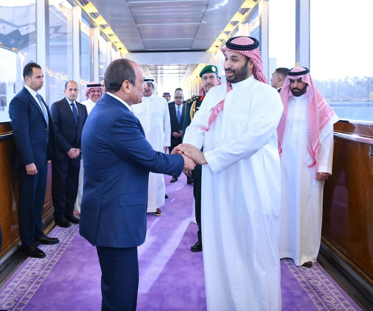 جولة خليجية حاسمة| السيسي في البحرين والسعودية لتثبيت الأمن العربي ورسائل دعم قوية للخليج - الخليج الان