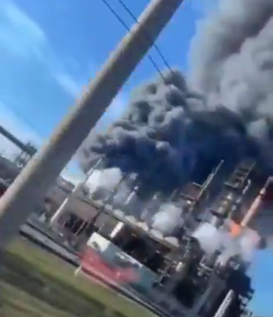 انفجار ضخم في مصفاة بتكساس الأمريكية.. حادث أم عمل تخريبي؟ - الخليج الان