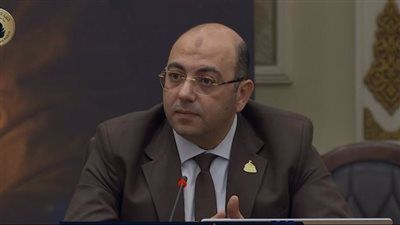 مصادر لـ تليجراف الخليج: رئيس البرلمان يجتمع بالنائب أحمد العطيفي رئيس برلمانية حماة الوطن - الخليج الان