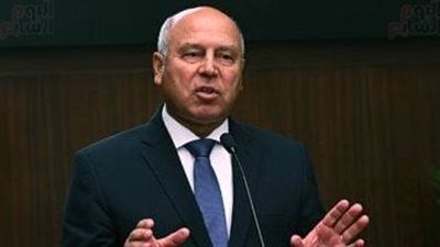 وزير النقل يتابع انتظام الحركة بكافة مرافق النقل والمواصلات تزامنا مع موجة الطقس السيئ - الخليج الان