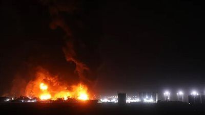 مطار الكويت الدولي.. اندلاع نيران في خزان وقود إثر استهدافه بمسيرات - الخليج الان