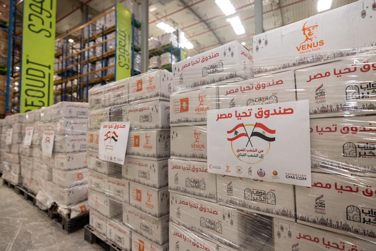 «بتوجيهات الرئيس السيسي».. مصر تُرسل نحو 1000 طن من المساعدات العاجلة إلى لبنان - الخليج الان