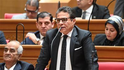 وكيل تشريعية النواب يثمن قرار الحكومة بتمديد الإعفاء الجمركي للهواتف المحمولة للمصريين بالخارج - الخليج الان