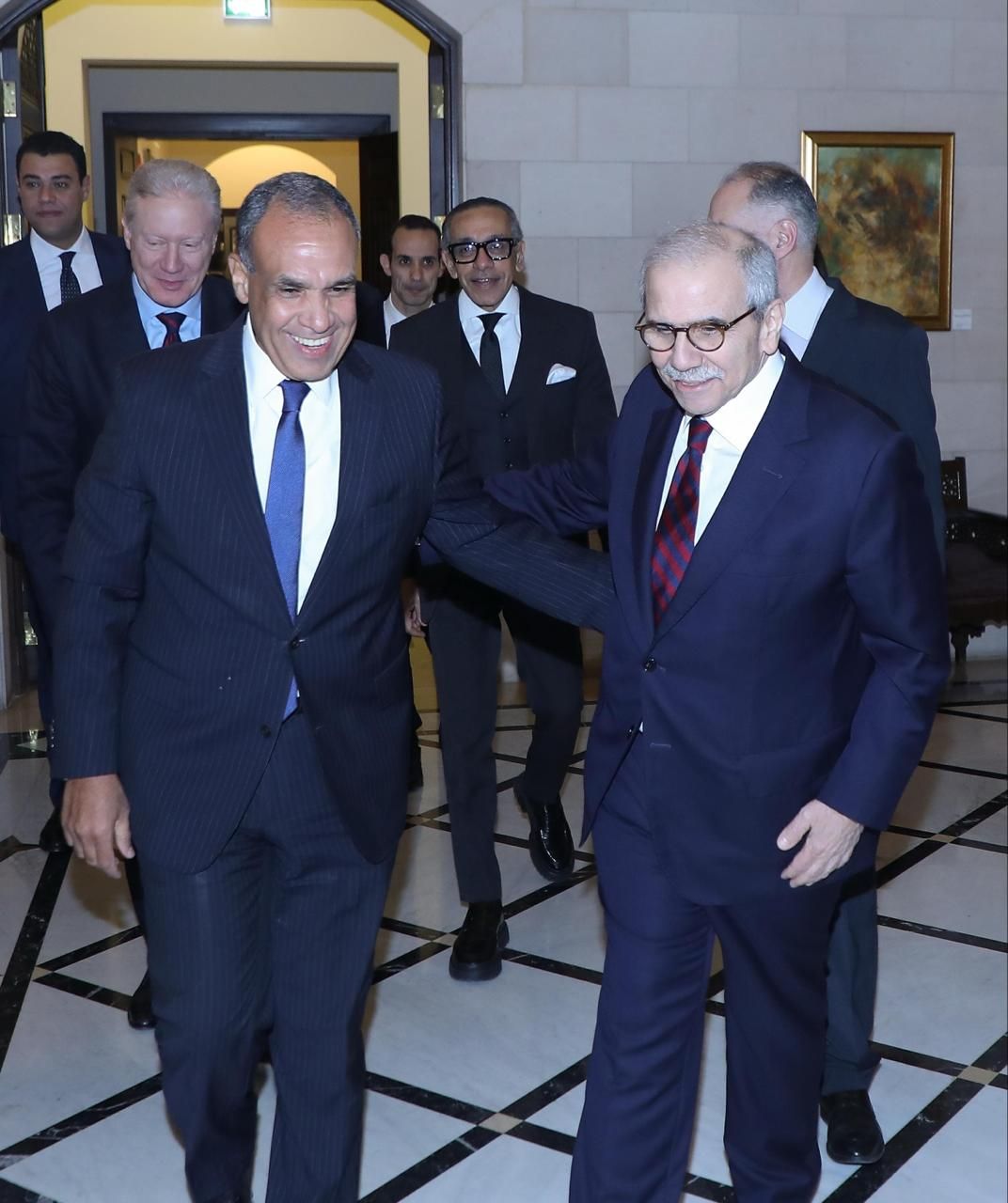 رئيس الوزراء اللبناني: نثمن سرعة الاستجابة الإغاثية المصرية ومواقفها الداعمة للبنان في تحركاتها الدولية - الخليج الان