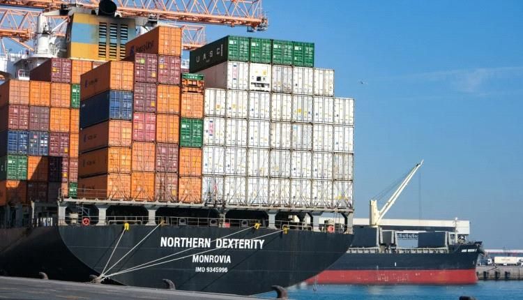 الكويت.. هجمات على منشأتين بحريتين وخسائر مادية