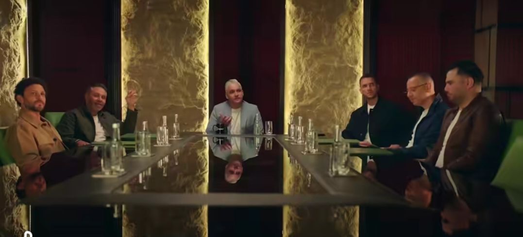 أون سبورت تطلق التردد الجديد بمشاركة نجوم الكرة في فيديو ترويجي - الخليج الان