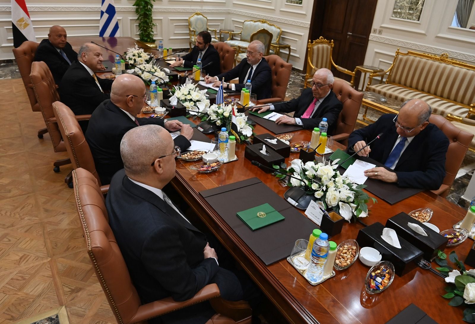 المستشار هشام بدوي يلتقي رئيس البرلمان اليوناني.. ويؤكد على تعزيز الشراكة الاستراتيجية بين البلدين - الخليج الان