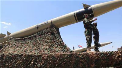 «أول هجوم منذ بداية الحرب».. الحوثيون يعلنون إطلاق صاروخ على إسرائيل - الخليج الان