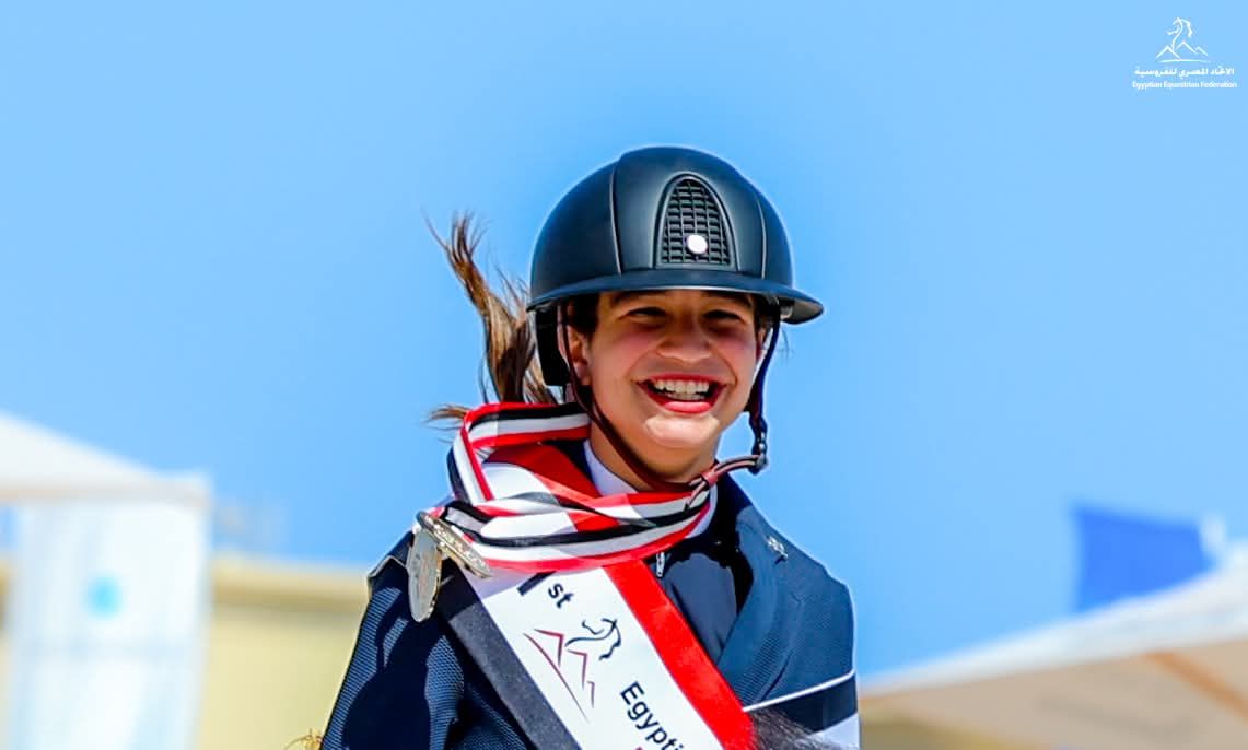لي لي حسن تحصد ذهبيتين في كأس مصر للفروسية 2026 - الخليج الان